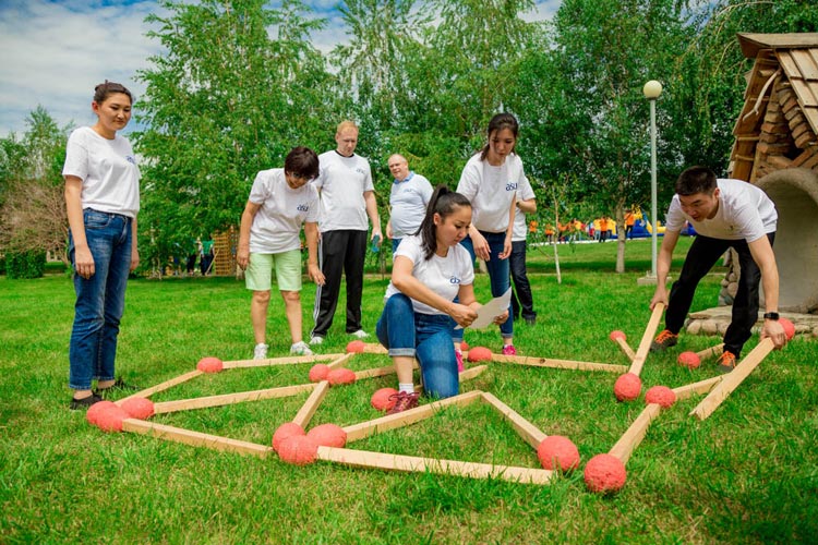 Гигантские спички — аренда аттракциона в Алматы