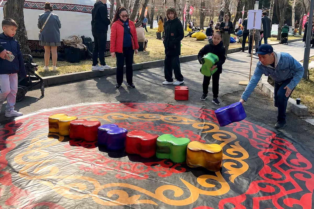 Аттракцион Гигантские асыки